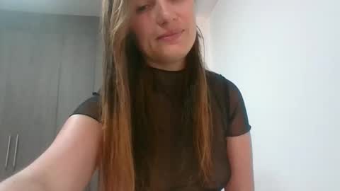 valeriafrannco online show from April 10, 2026, 4:17 am
