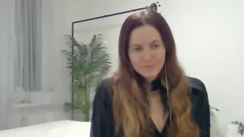 valerie_rose777 online show from December 19, 2025, 8:49 pm