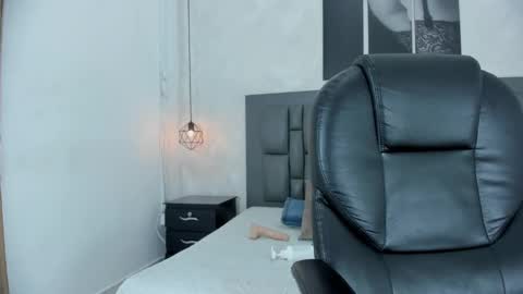 Snapshot of valerie_rouse chatting on January 17, 2025, 9:28 pm Valerie online show from January 17, 2025, 9:28 pm