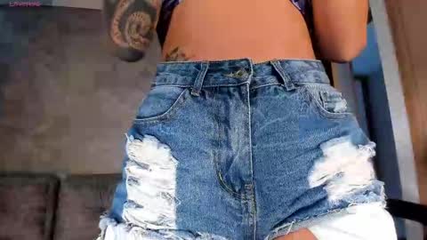  call me Val  online show from November 11, 2025, 3:34 pm