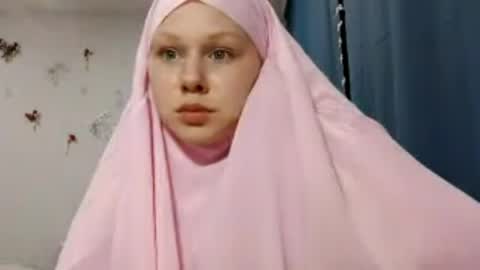 Snapshot of valeriegilbert chatting on April 10, 2026, 2:44 pm Mira online show from April 10, 2026, 2:44 pm