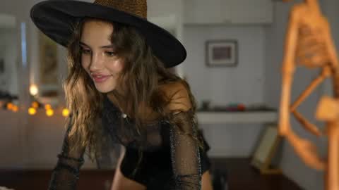 Snapshot of valerieh chatting on October 31, 2025, 3:18 am Valerie online show from October 31, 2025, 3:18 am