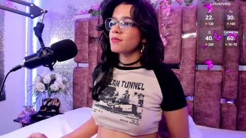 Snapshot of valeriekay_ chatting on February 6, 2025, 6:46 pm Valeria online show from February 6, 2025, 6:46 pm