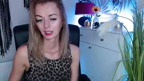 Valerie  online show from December 3, 2024, 10:17 am