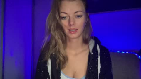 Valerie  online show from December 16, 2024, 7:15 am