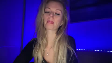 Valerie  online show from April 11, 2026, 9:30 pm