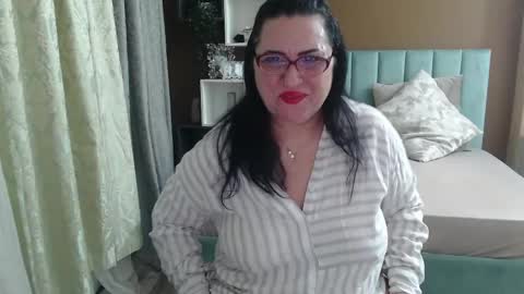 valeriesmiths online show from May 6, 2026, 6:08 am