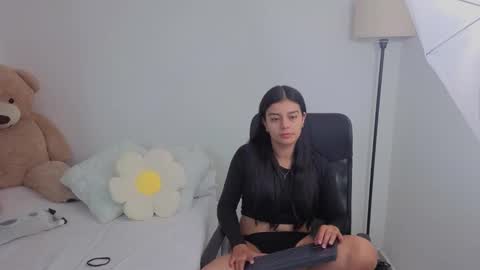 Juli C online show from November 9, 2025, 12:31 am