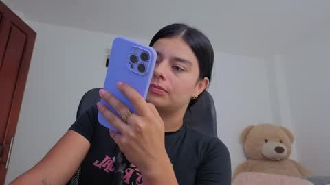 Snapshot of valerihouse_ chatting on May 6, 2026, 1:36 am valerihouse_ online show from May 6, 2026, 1:36 am