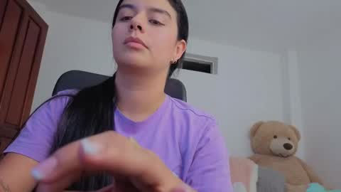 Snapshot of valerihouse_ chatting on May 12, 2026, 12:52 am valerihouse_ online show from May 12, 2026, 12:52 am
