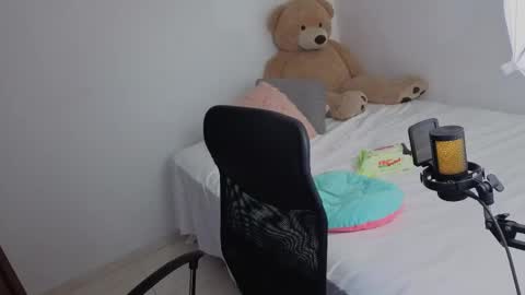 Snapshot of valerihouse_ chatting on May 14, 2026, 2:07 am valerihouse_ online show from May 14, 2026, 2:07 am