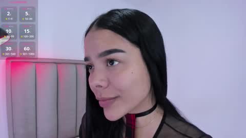 Cris  online show from October 5, 2025, 5:00 pm