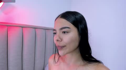 Cris  online show from April 18, 2026, 2:04 am