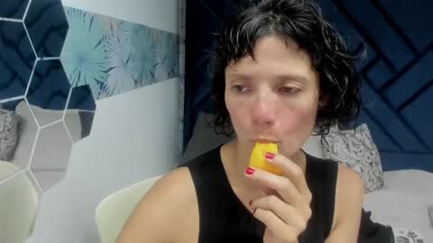 VALERY MORE online show from October 4, 2025, 12:03 pm