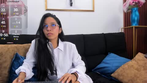 Val online show from October 18, 2025, 11:44 am