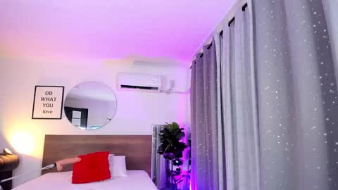 Snapshot of valery_yepes_ chatting on February 7, 2025, 7:07 am Valery online show from February 7, 2025, 7:07 am