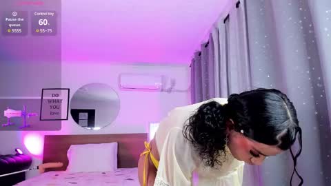 Snapshot of valery_yepes_ chatting on February 16, 2025, 1:05 pm Valery online show from February 16, 2025, 1:05 pm