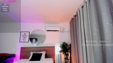 Snapshot of valery_yepes_ chatting on March 1, 2025, 5:09 am Valery online show from March 1, 2025, 5:09 am