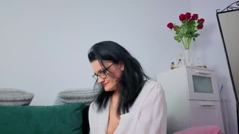 Snapshot of valeryablack chatting on April 19, 2026, 7:05 pm valeryablack online show from April 19, 2026, 7:05 pm