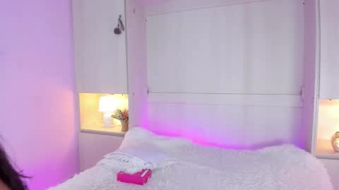 valerymeyerr online show from November 28, 2025, 4:26 am