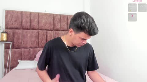 Snapshot of valerystonne_ chatting on January 25, 2025, 9:14 pm Valery Stonne online show from January 25, 2025, 9:14 pm