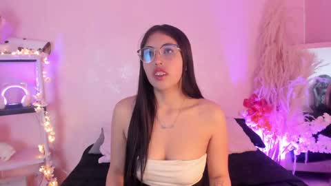Snapshot of valk_diaz chatting on May 18, 2026, 5:13 am Valk online show from May 18, 2026, 5:13 am
