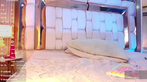 Valkiria moore  online show from February 11, 2025, 8:20 pm