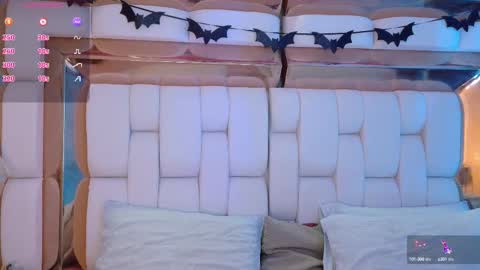 Valkiria moore  online show from October 13, 2025, 7:58 pm