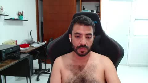 Snapshot of vallartamexi chatting on April 12, 2026, 12:48 am Roberto Carlos online show from April 12, 2026, 12:48 am
