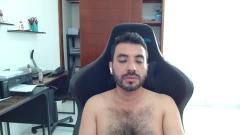 Snapshot of vallartamexi chatting on May 9, 2026, 10:59 pm Roberto Carlos online show from May 9, 2026, 10:59 pm