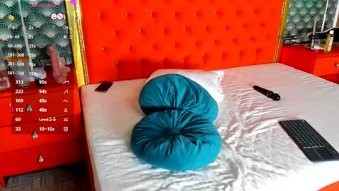 Valerie Val V online show from November 27, 2025, 3:08 am