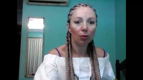 ValleriWind online show from February 6, 2025, 10:10 pm