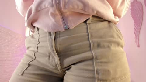 Vallolet Peach  online show from January 9, 2025, 11:36 am