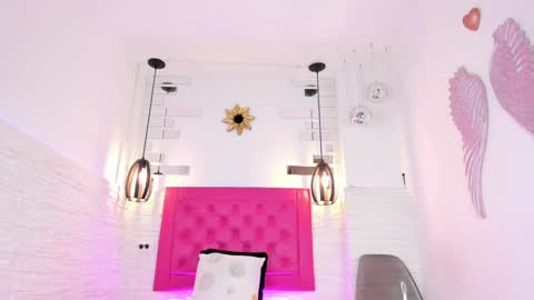 Vallolet Peach  online show from February 2, 2025, 11:30 am