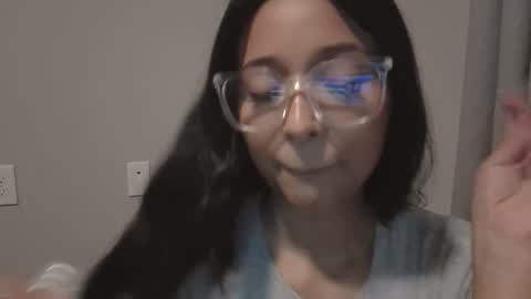 Snapshot of valltorres chatting on October 8, 2025, 11:35 pm Val Torres online show from October 8, 2025, 11:35 pm