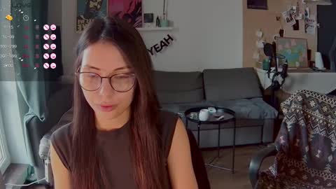 Little Devil online show from April 5, 2026, 10:23 am