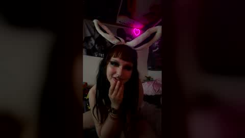 valsvault online show from April 22, 2026, 11:17 pm