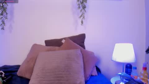 Snapshot of vampgyal chatting on November 24, 2025, 10:42 pm vamp online show from November 24, 2025, 10:42 pm