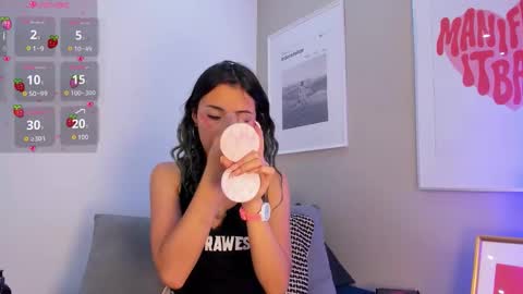 Snapshot of vampgyal chatting on December 4, 2025, 10:29 pm vamp online show from December 4, 2025, 10:29 pm