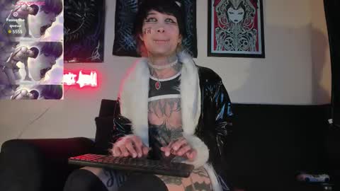 david guzman i model independenthelp me with a thumbs up online show from February 7, 2026, 2:48 am