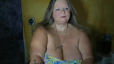 Snapshot of vampwoman chatting on June 21, 2026, 5:32 am vampwoman online show from June 21, 2026, 5:32 am