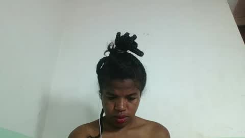 Snapshot of vanafiry chatting on February 7, 2025, 4:37 am vanafiry online show from February 7, 2025, 4:37 am