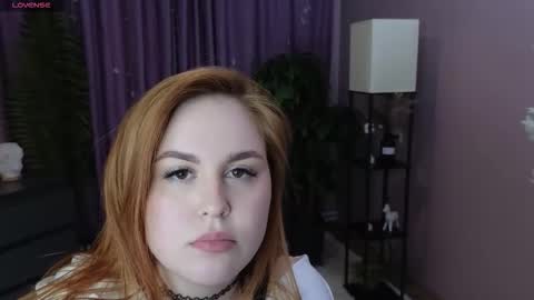 Snapshot of vanesaginger chatting on March 27, 2026, 11:43 am vanesaginger online show from March 27, 2026, 11:43 am