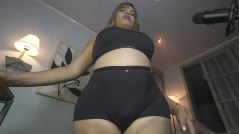Snapshot of vanessa_novvoa chatting on April 27, 2026, 1:25 am Vanessa Novvoa online show from April 27, 2026, 1:25 am