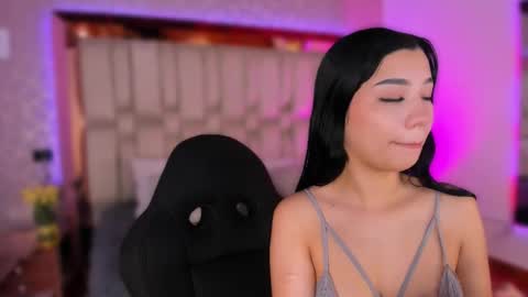 vanessaduval online show from October 12, 2025, 3:49 am