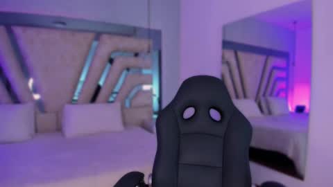 vanessaduval online show from October 29, 2025, 4:59 am