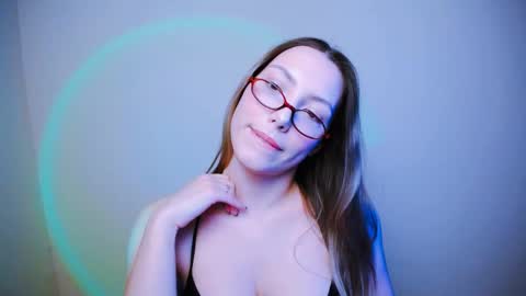 Snapshot of vanessakim_ chatting on February 14, 2025, 9:43 pm Vanessa online show from February 14, 2025, 9:43 pm