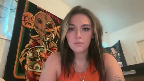 vanessaluvs2play online show from October 31, 2025, 10:11 pm