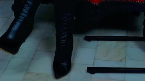 Miss Vanessa online show from March 10, 2025, 1:10 pm