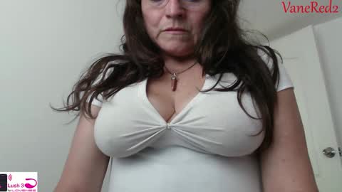 Vanesared2 online show from February 25, 2025, 7:47 pm